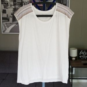 Gap Muscle T with embroidery on shoulder. Size L